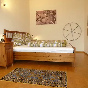 https://charming-central-spacious-apartment.soldenhotels.net